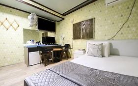 Feel Motel