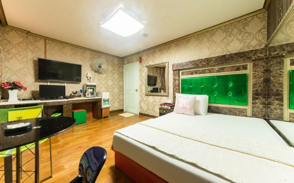 Feel Motel Pocheon Exterior photo